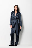 Made of silk and wool, explore the lingerie collection Winter 2026-27 from the house Carine Gilson with this Robe Classic Style 3/4 Length in DarkGrey with contrast Silk 