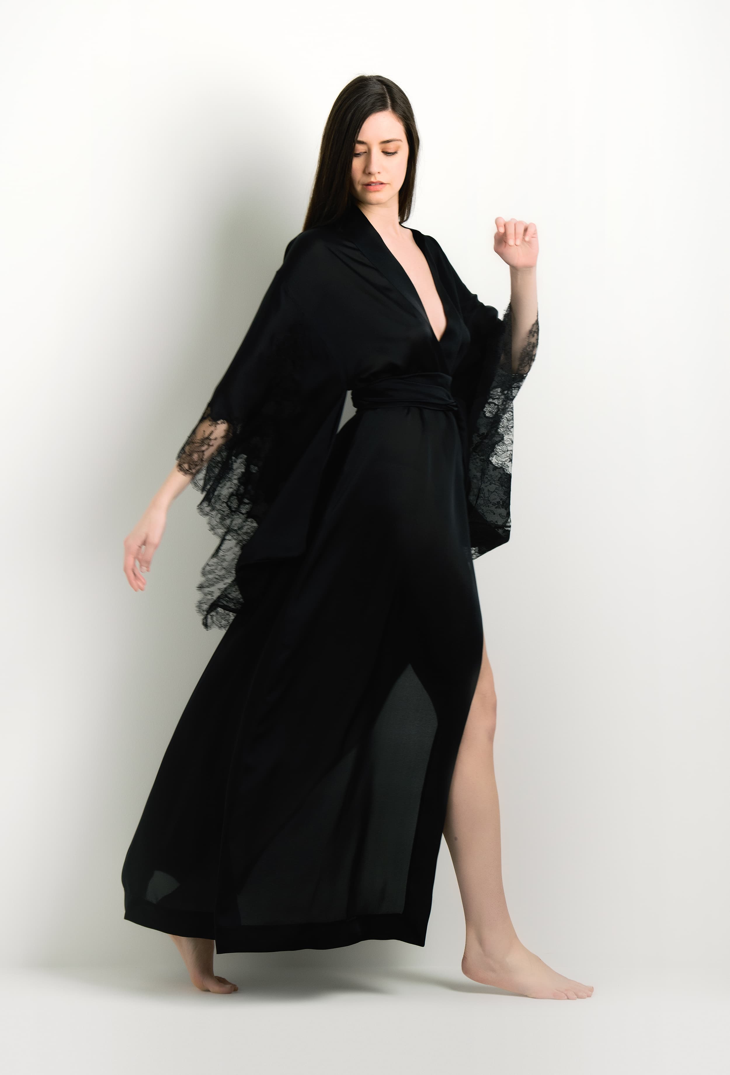 Enter Carine Gilson's world and the most beautiful silk lingerie with the 2024 winter collection and this Long Kimono Butterfly Sleeves in Black Silk with Black lace