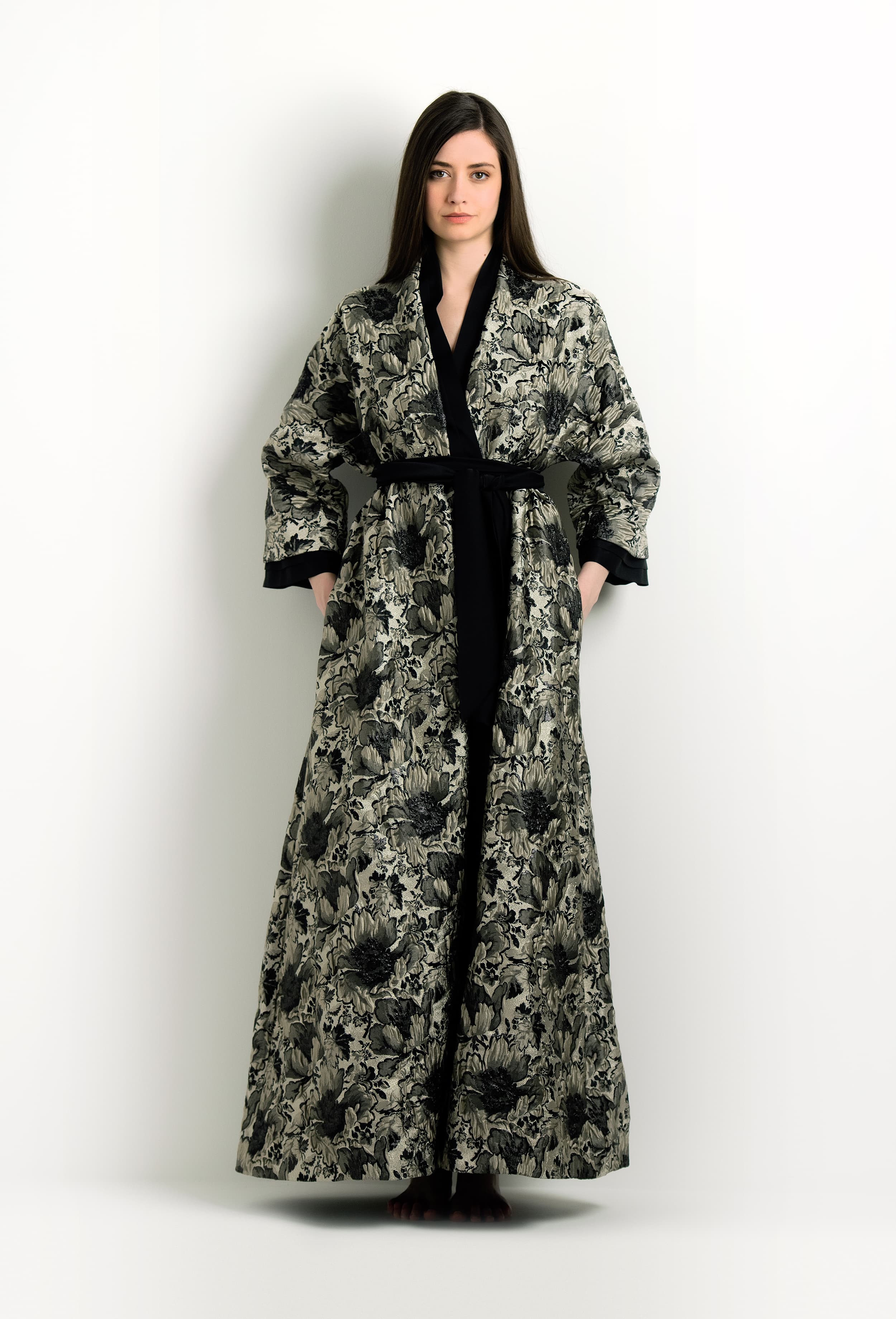 Enter Carine Gilson's world and the most beautiful silk lingerie with the 2024 winter collection and this Long Kimono Raglan Style in Black jacquard Silk