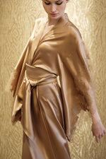 Long kimono en soie vison et dentelle Alba vison