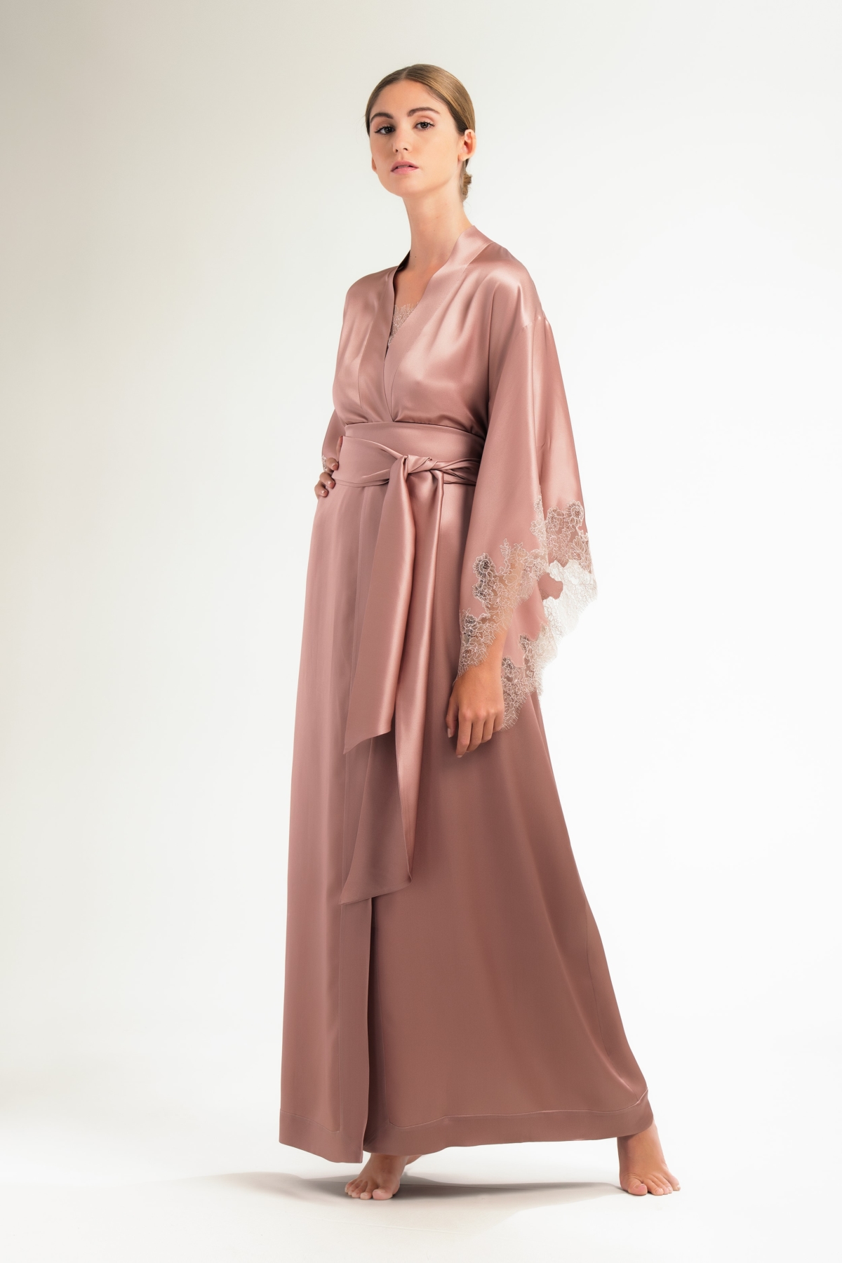 long-kimono-in-satin-silk-and-caudry-lace-incrustation