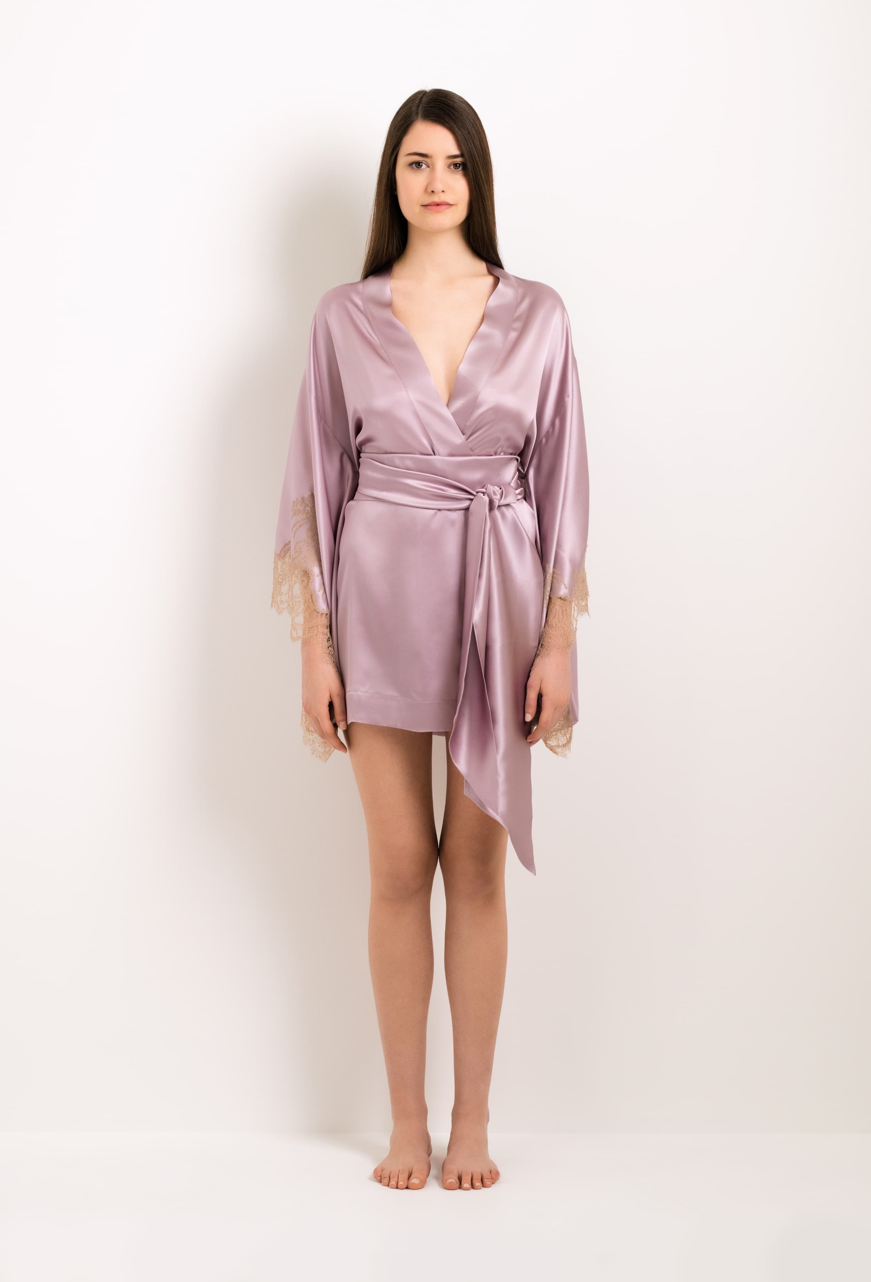 Short silk kimono - lilac and golden Venise Caudry lace - Carine Gilson