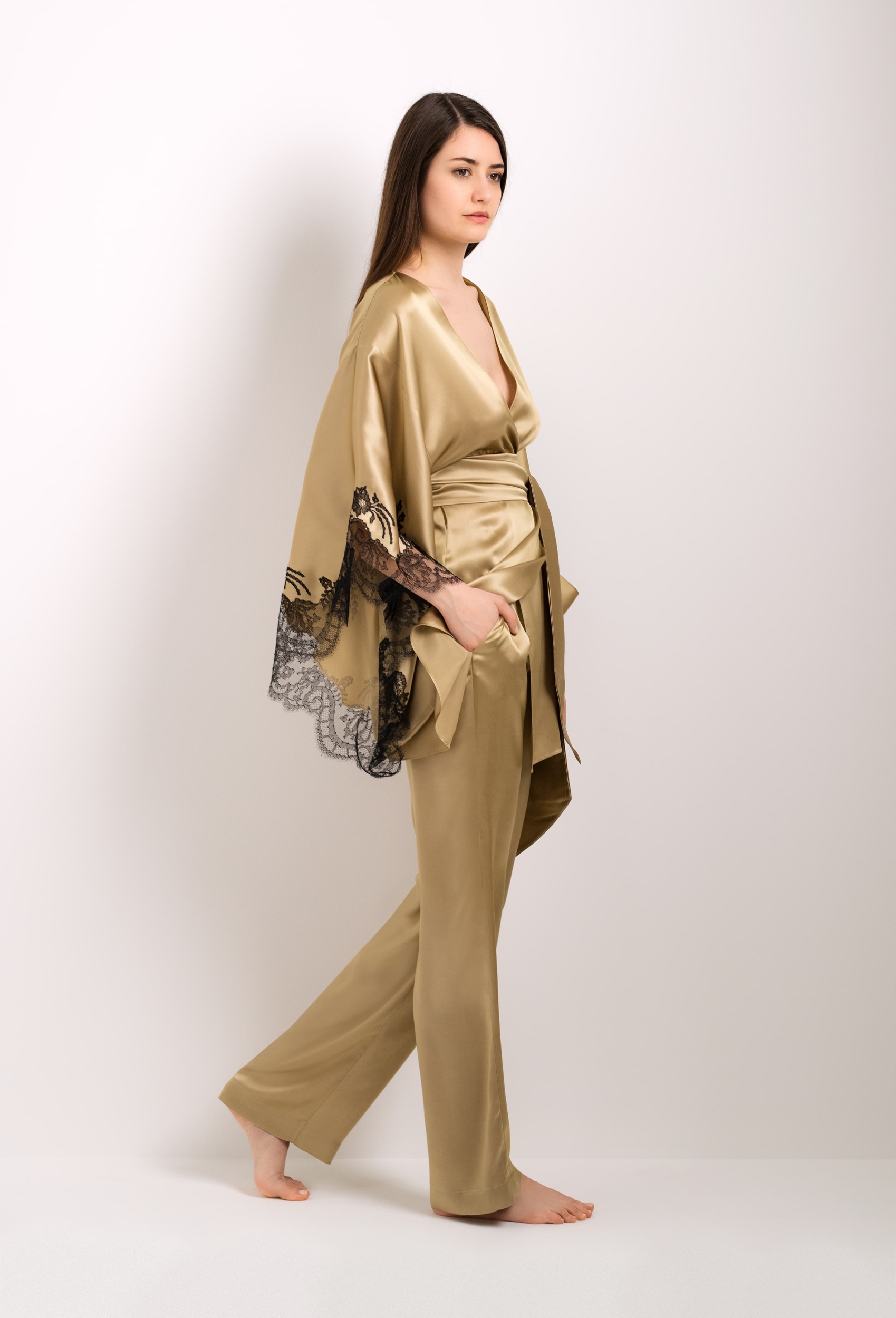 black kimono Carine lace - Caudry silk Short and Gilson Venise gold -