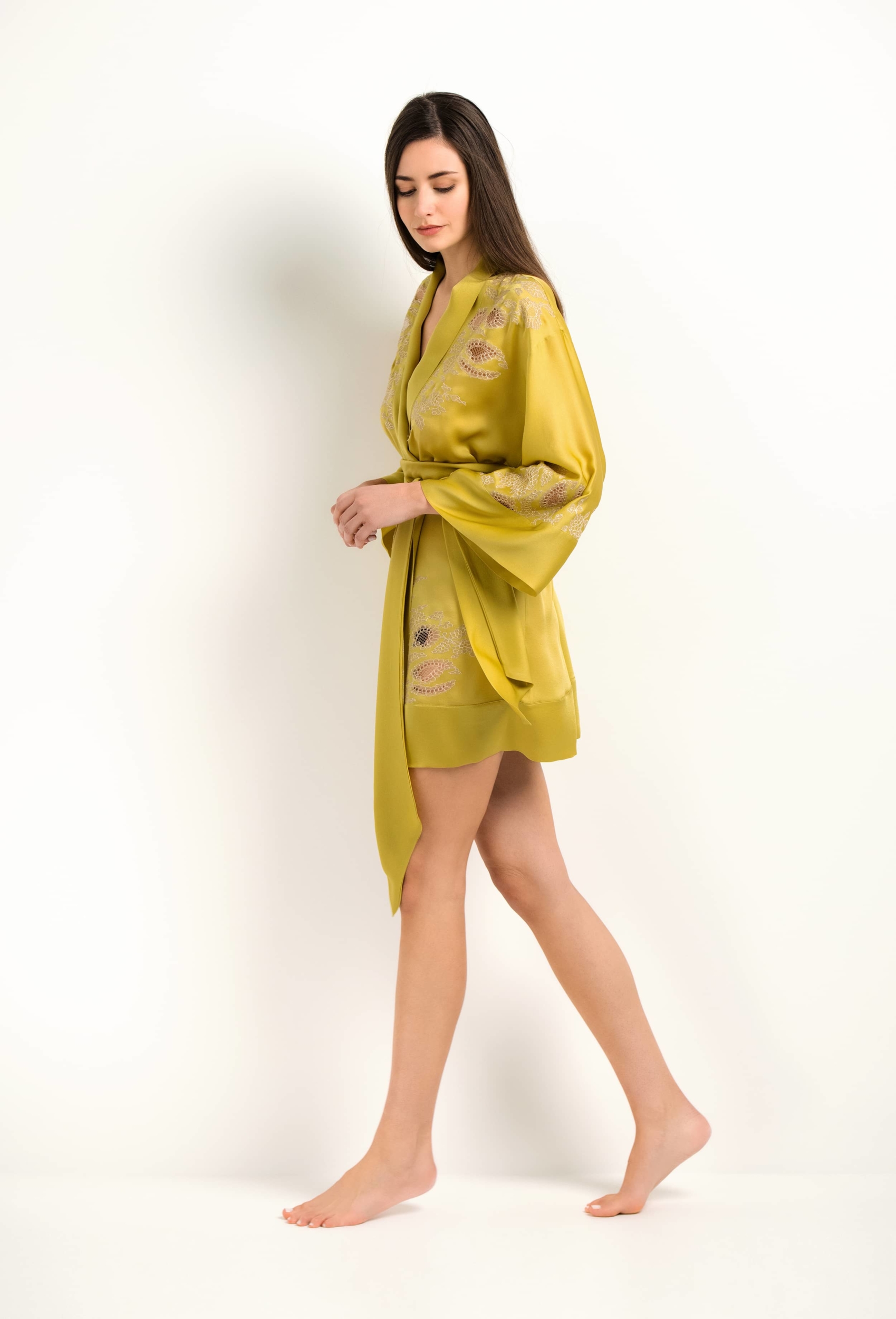 Short silk kimono - linen yellow Paradise dusty lace and Carine - Gilson