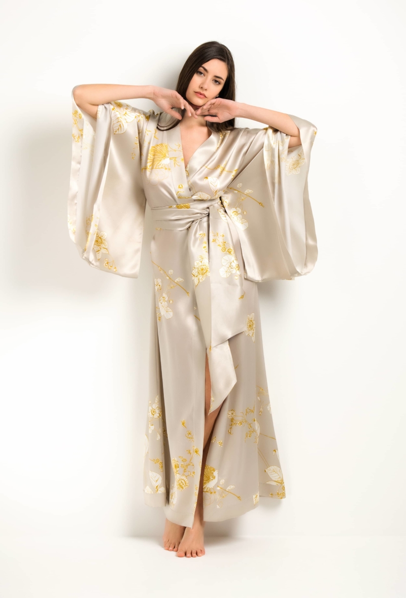 Short silk kimono - dusty yellow and Carine - lace Paradise linen Gilson