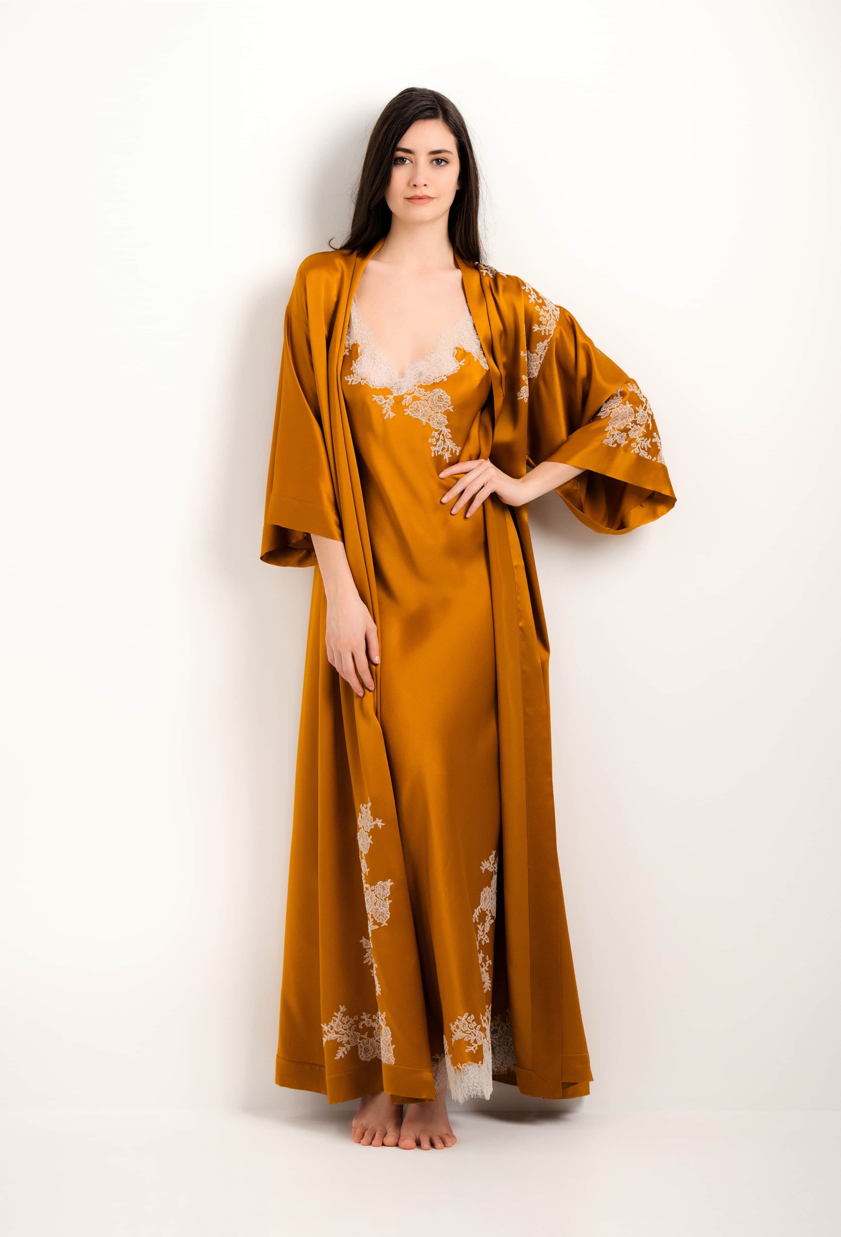 Long silk kimono - Amber and ivory Caudry lace - Carine Gilson